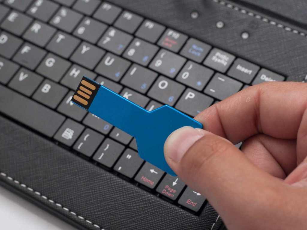5 Free Tools To Create USB Boot Drives For Windows